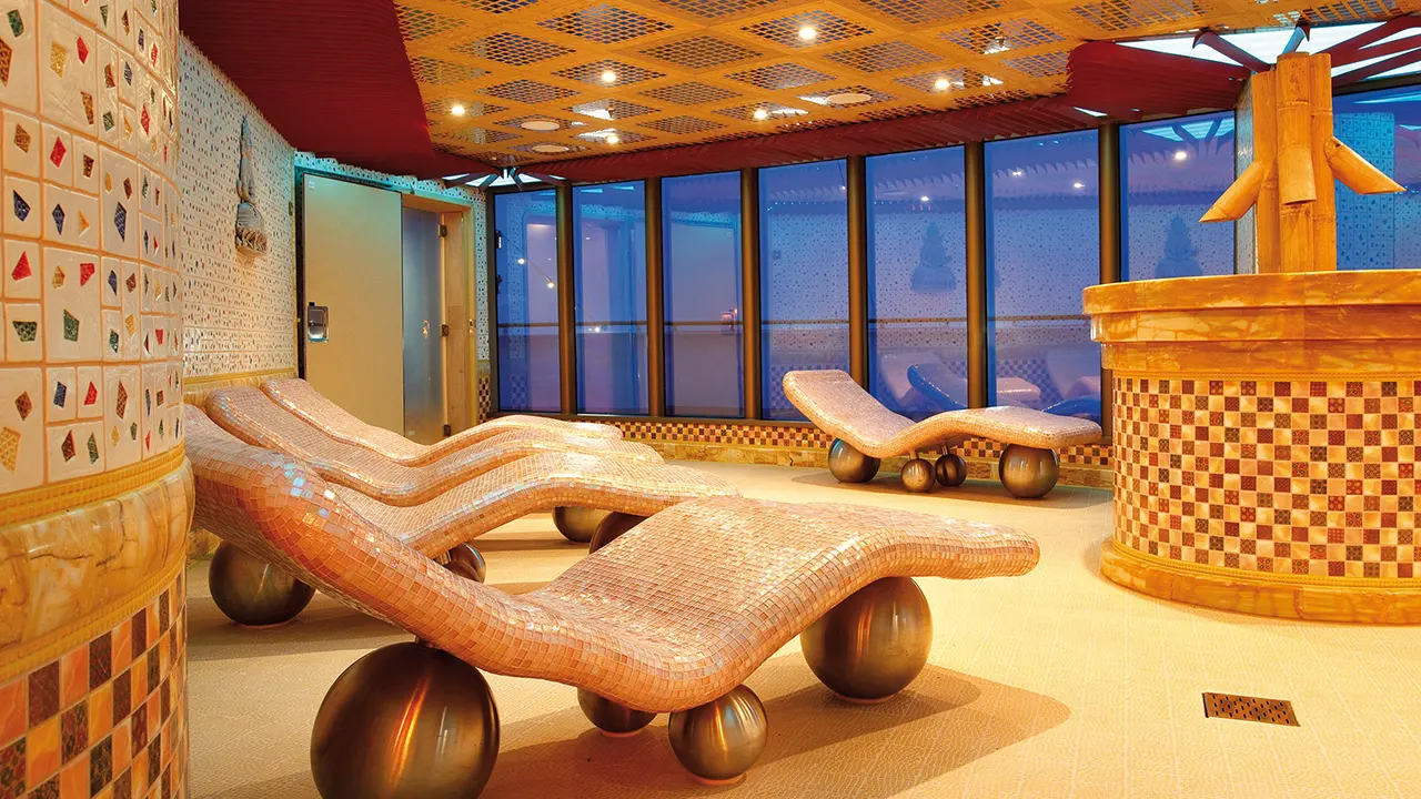 Deliziosa Costa Deliziosa: Elegant, luxurious cruise ship with outstanding amenities and design.