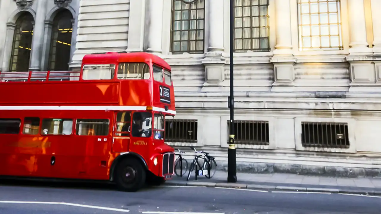 Vintage London Bus Tour