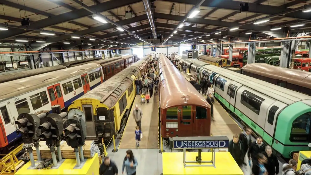 LONDON TRANSPORT MUSEUM