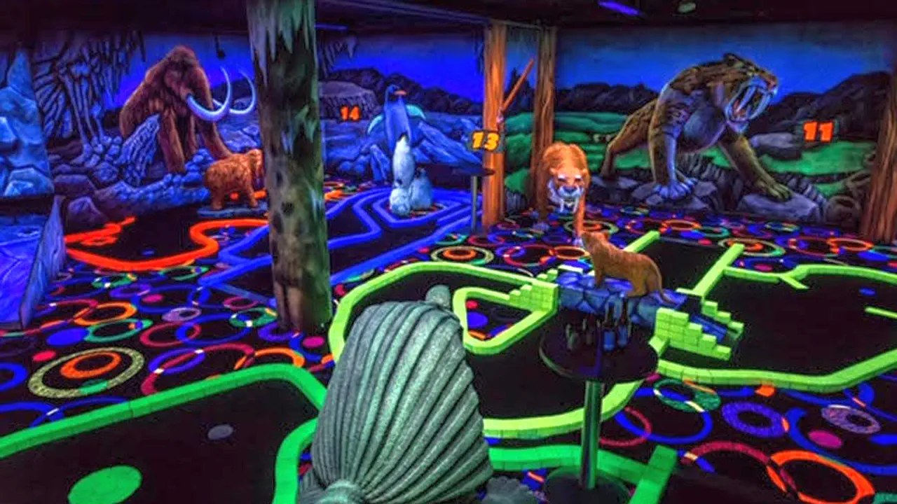 12 Hole Glow-in-the-Dark Minigolf