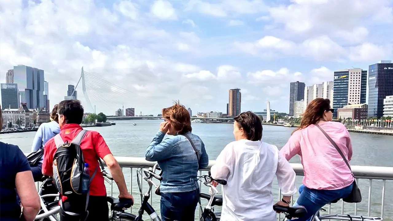 Bicycle tour of Rotterdam