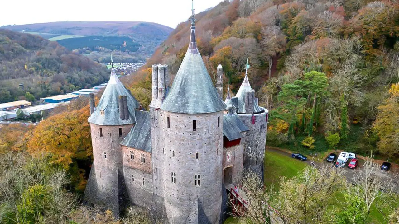 Mountain castles full-day excursion