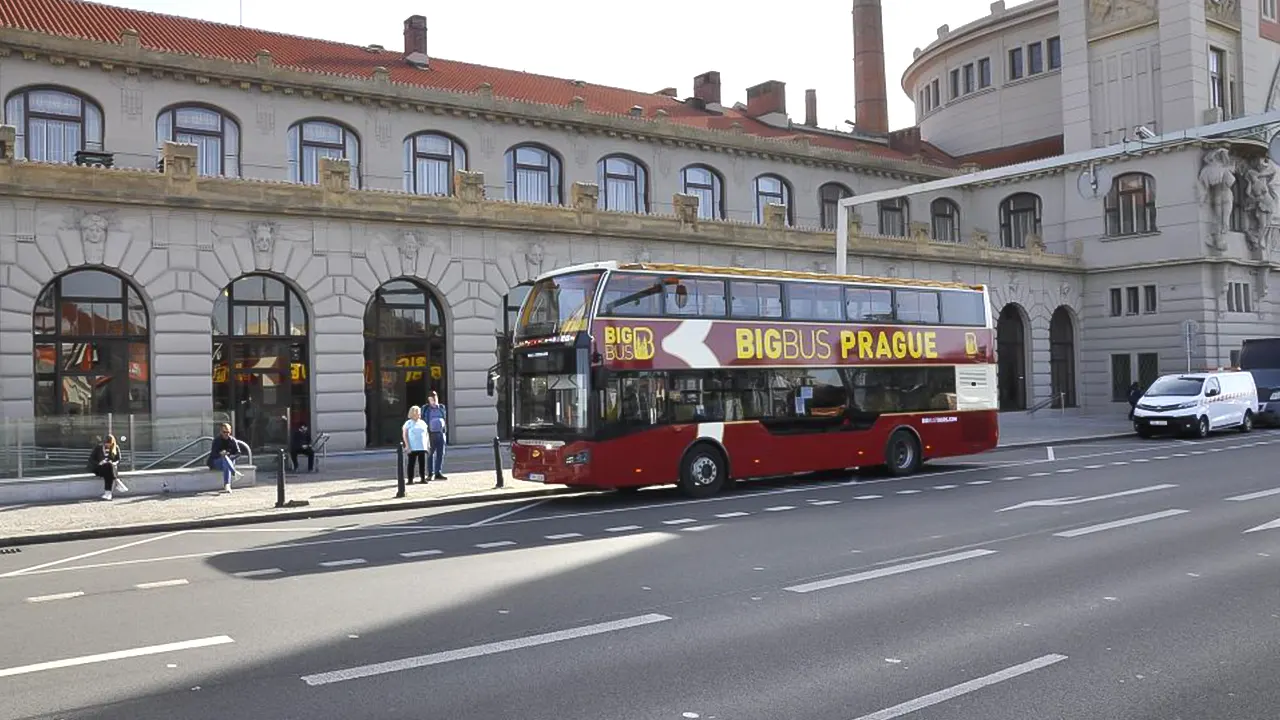 Hop-on-hop-off bus tour and Vltava river cruise