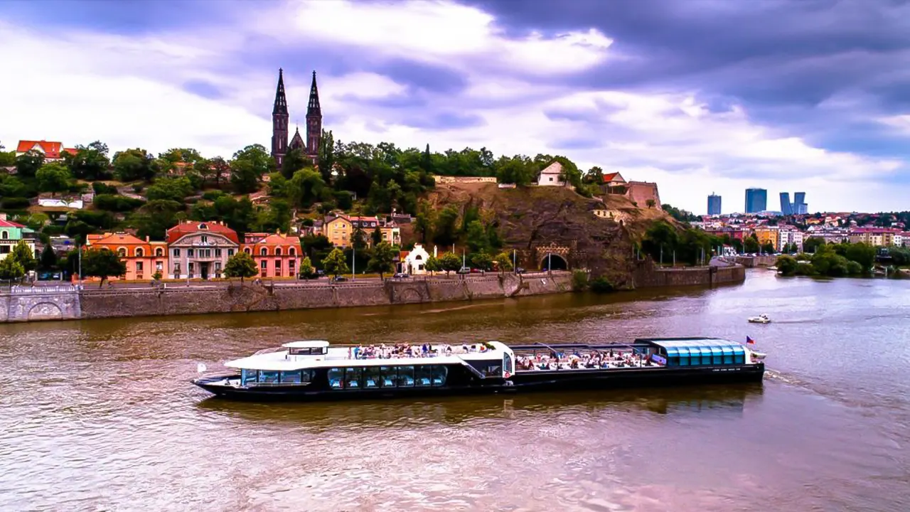 Sightseeing Dinner Cruise on Open-Top Glass Boat