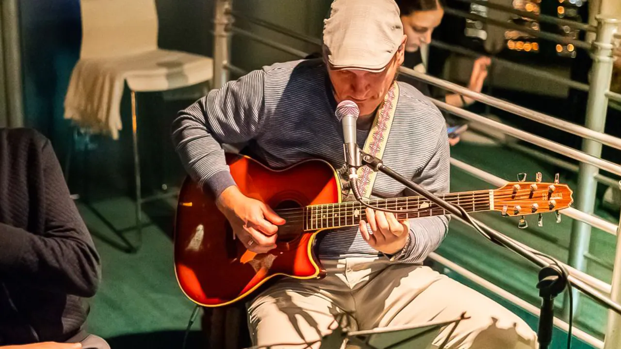 Candlelit Dinner River Cruise with Live Music