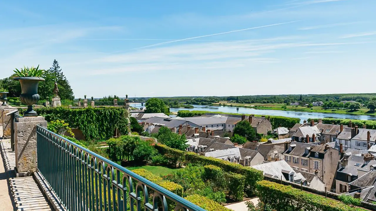 Loire Valley Castles Day Trip