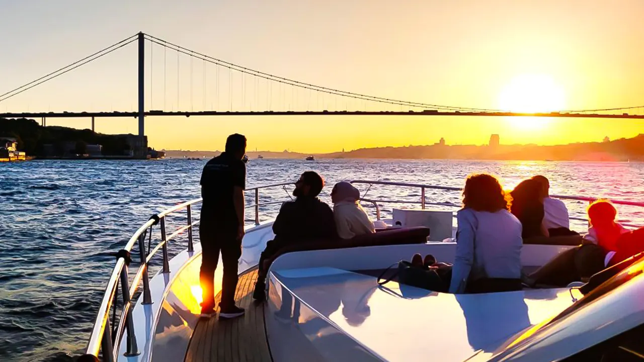 Sunset yacht cruise in Istanbul on the Bosphorus