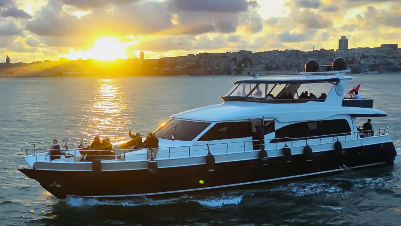 Sunset yacht cruise in Istanbul on the Bosphorus