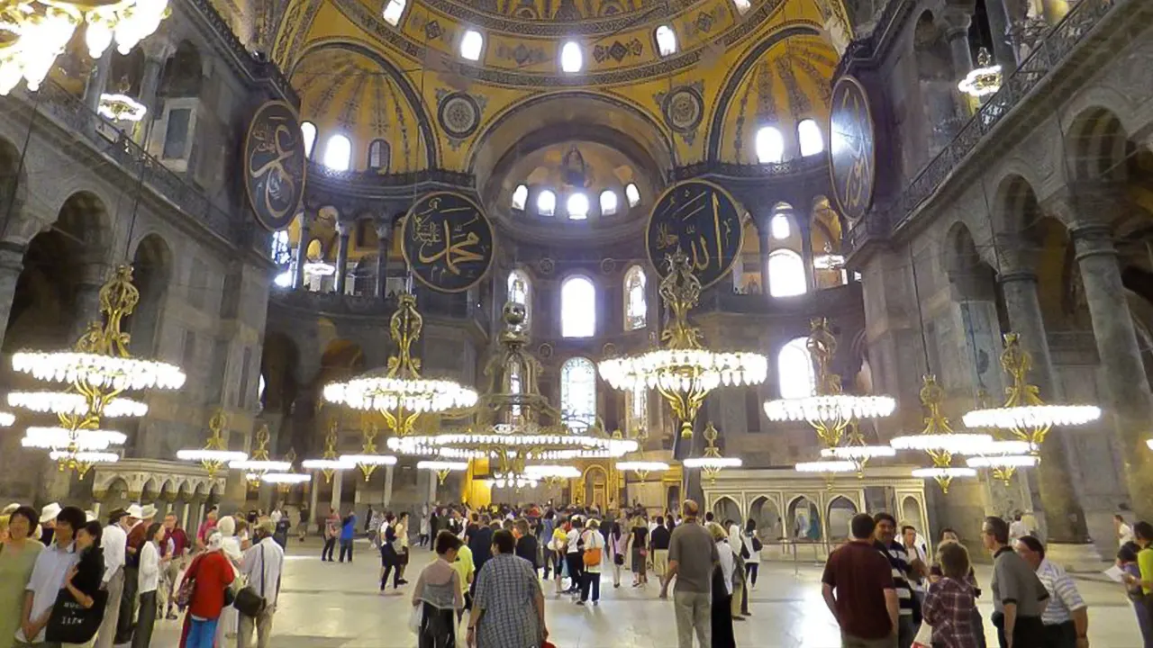 Topkapi, Hagia Sophia and Basilica Cistern Tour