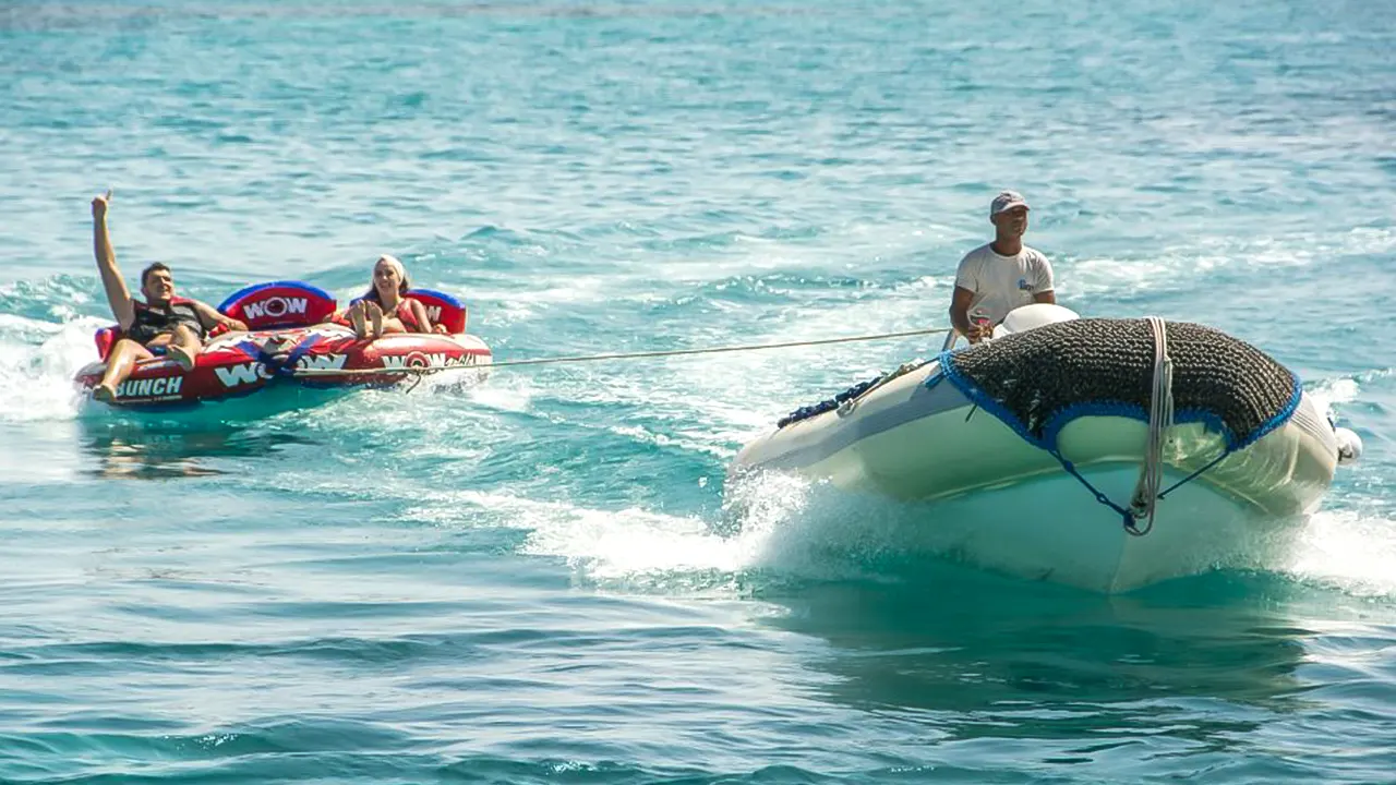 Giftun island with snorkeling and a lunch buffet