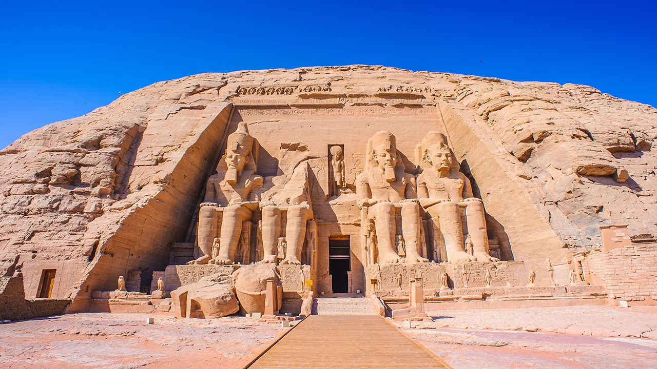 Trip to Abu Simbel by Bus