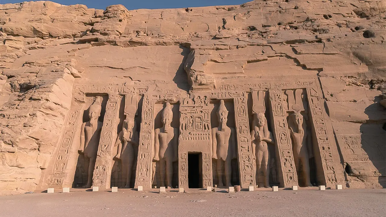 Trip to Abu Simbel by Bus