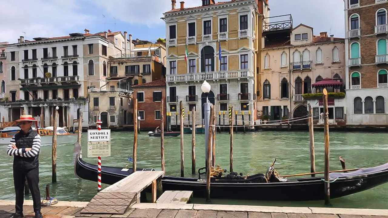 Sightseeing Tour with a Local Guide