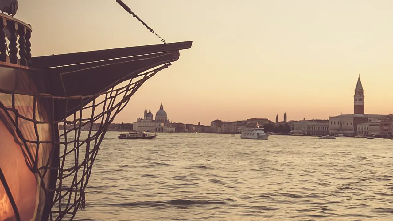 Venetian Lagoon Tour and Galleon Dinner