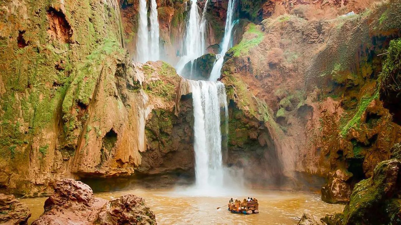 Tour of waterfalls with a guide