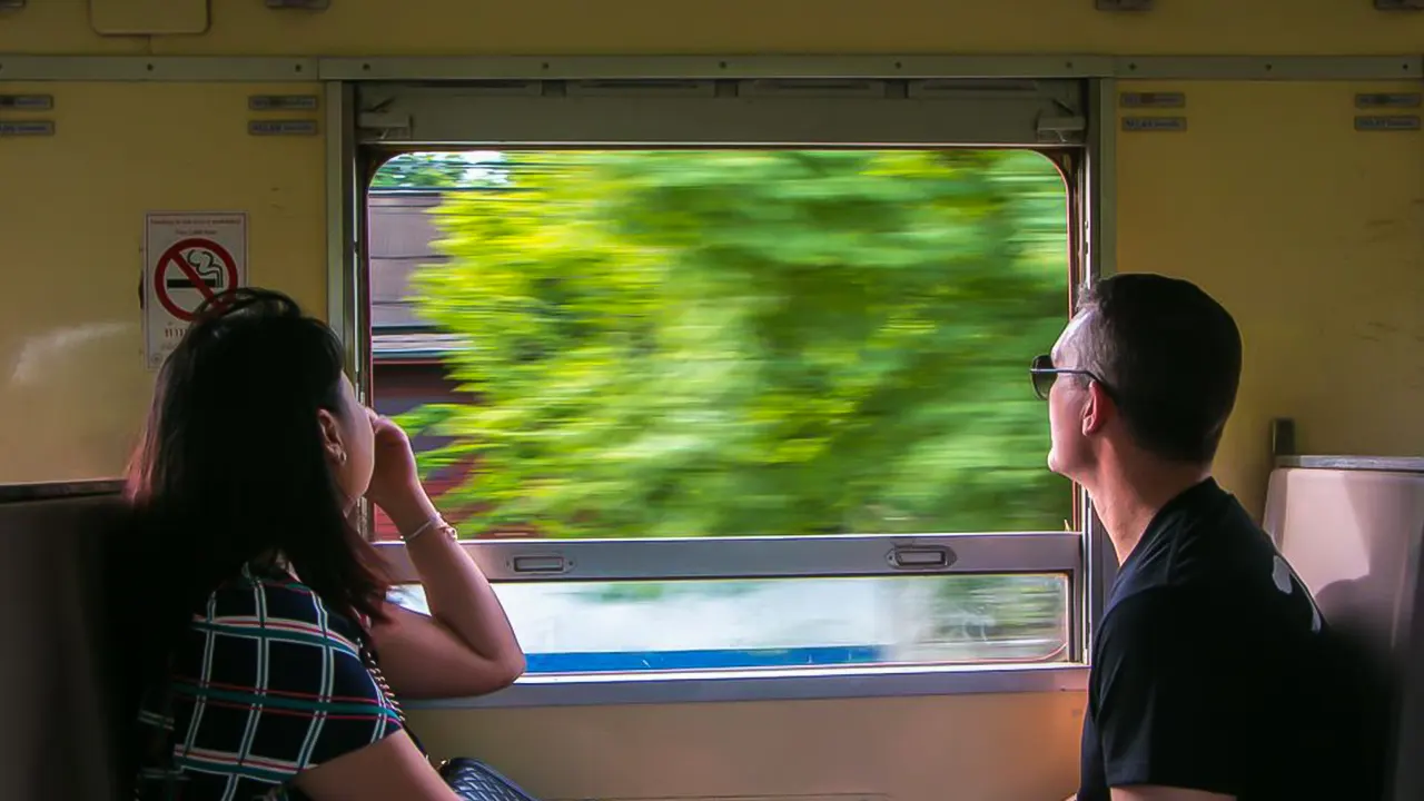 Damnoen Saduak Market and Maeklong Railway Market