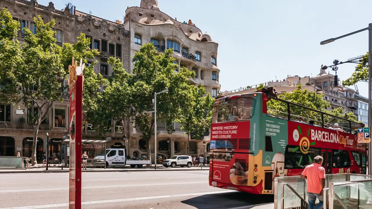 Hop-On Hop-Off Bus Tour