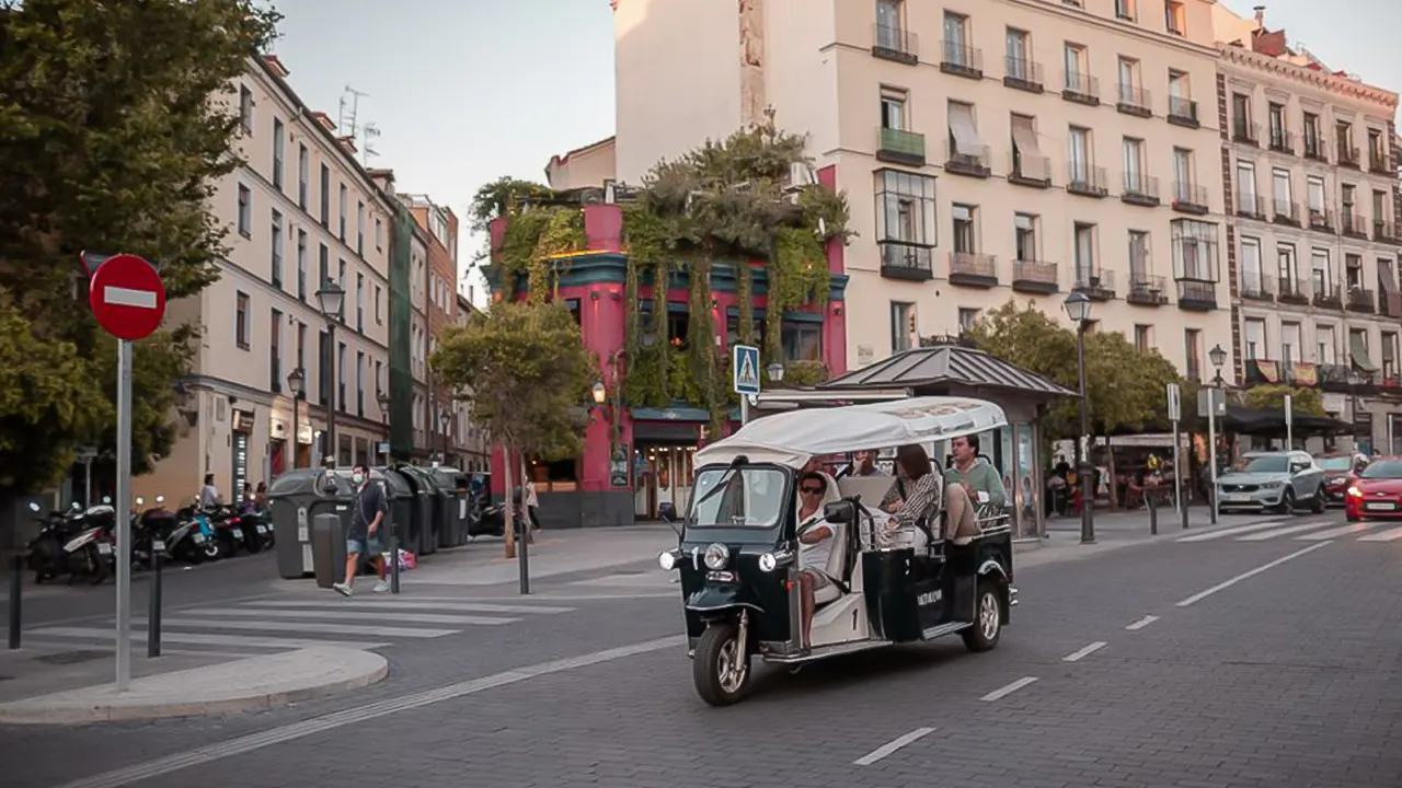 Private City Tour by Eco Tuk Tuk