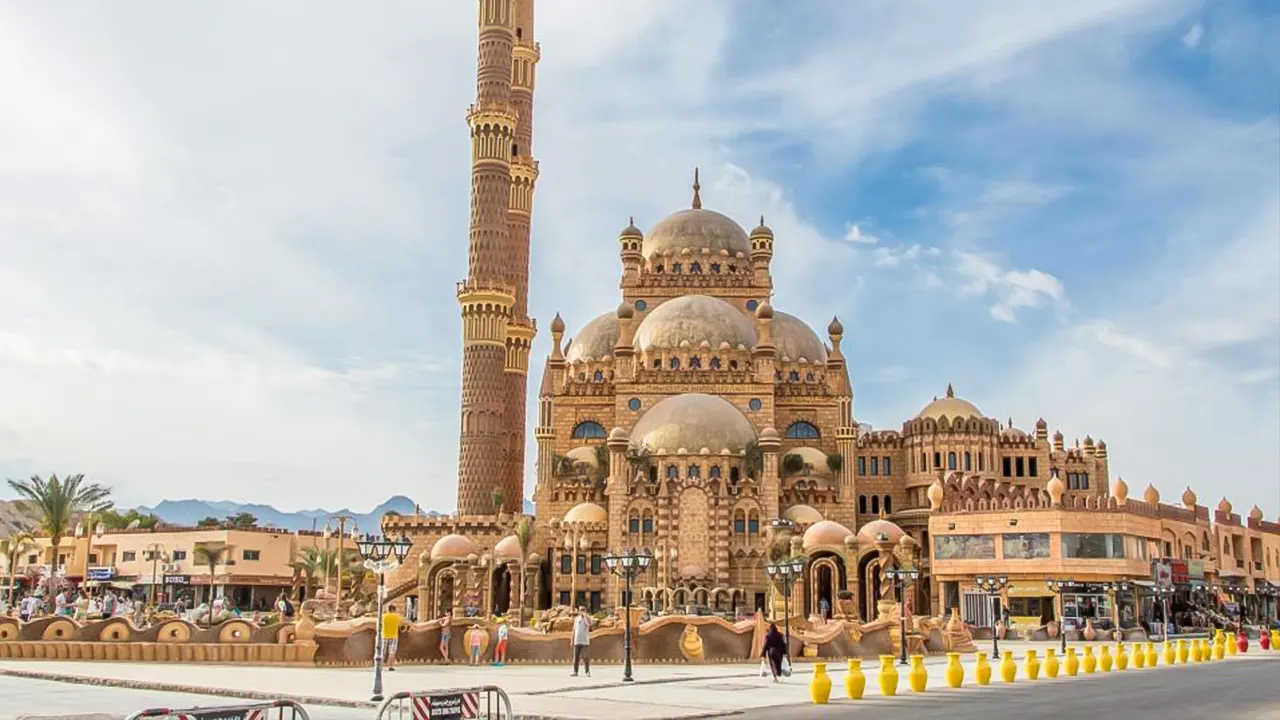 Sahaba mosque and Naama Bay