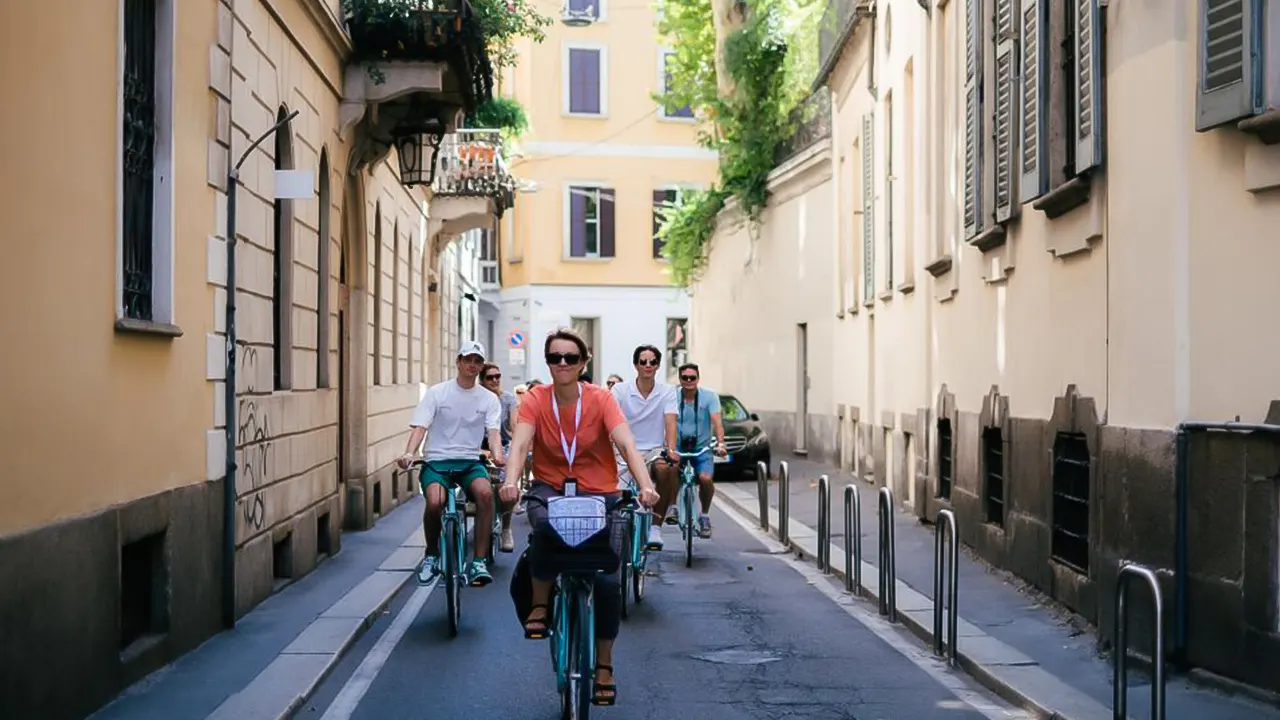 Hidden landmarks guided bike tour